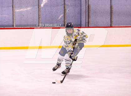 Thumbnail 2 in Braintree vs Malden Catholic (Hingham Showcase) photogallery.