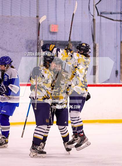 Thumbnail 1 in Braintree vs Malden Catholic (Hingham Showcase) photogallery.