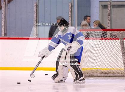 Thumbnail 2 in Braintree vs Malden Catholic (Hingham Showcase) photogallery.