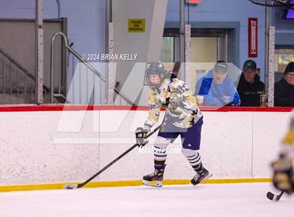 Thumbnail 3 in Braintree vs Malden Catholic (Hingham Showcase) photogallery.
