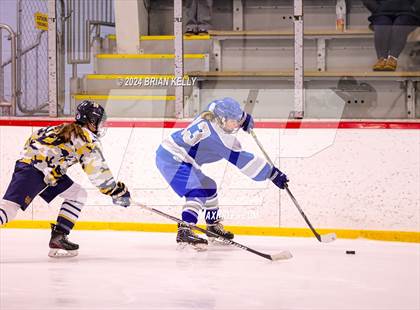 Thumbnail 1 in Braintree vs Malden Catholic (Hingham Showcase) photogallery.
