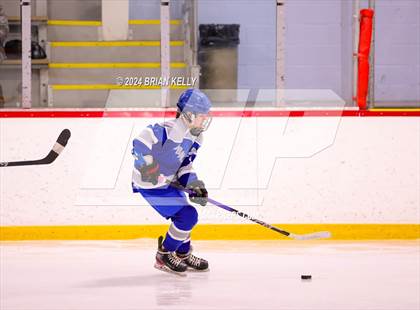 Thumbnail 3 in Braintree vs Malden Catholic (Hingham Showcase) photogallery.