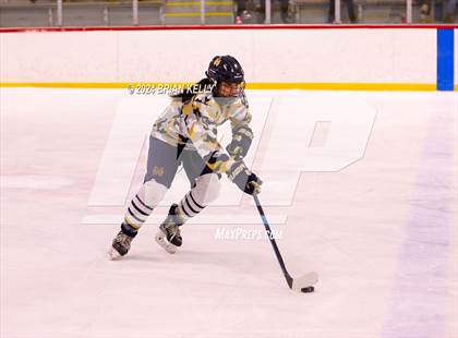 Thumbnail 3 in Braintree vs Malden Catholic (Hingham Showcase) photogallery.