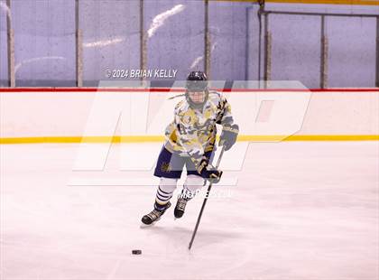Thumbnail 3 in Braintree vs Malden Catholic (Hingham Showcase) photogallery.
