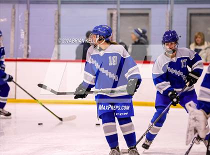 Thumbnail 2 in Braintree vs Malden Catholic (Hingham Showcase) photogallery.