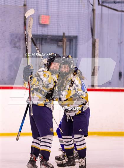 Thumbnail 3 in Braintree vs Malden Catholic (Hingham Showcase) photogallery.