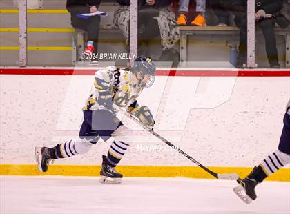 Thumbnail 2 in Braintree vs Malden Catholic (Hingham Showcase) photogallery.