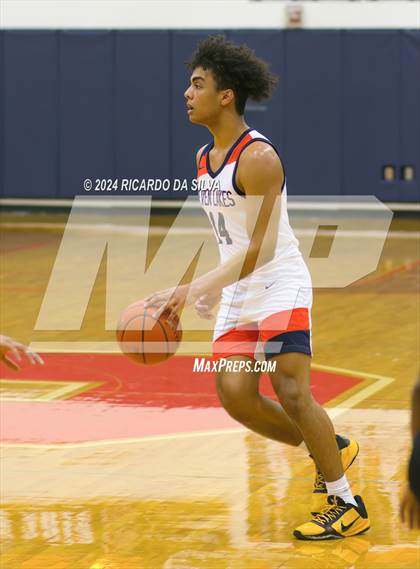 Thumbnail 2 in Seven Lakes vs Paetow photogallery.