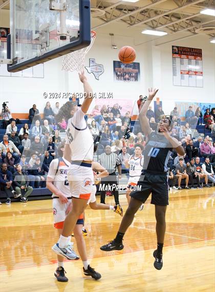 Thumbnail 3 in Seven Lakes vs Paetow photogallery.