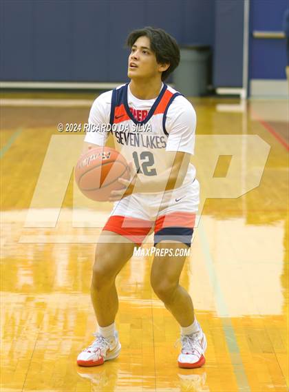 Thumbnail 2 in Seven Lakes vs Paetow photogallery.