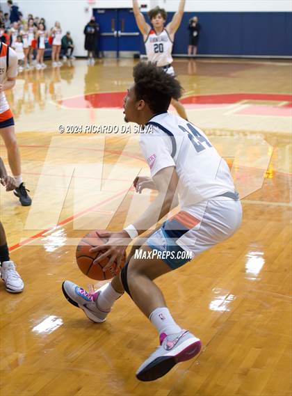 Thumbnail 3 in Seven Lakes vs Paetow photogallery.