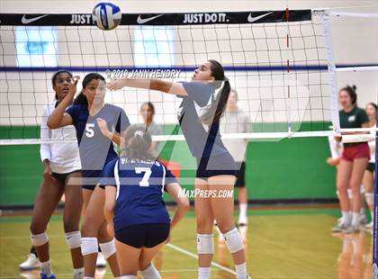 Thumbnail 3 in Dr. Phillips vs. Sacred Heart Cathedral Preparatory (Durango Fall Classic) photogallery.