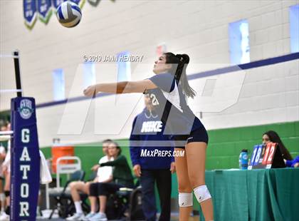 Thumbnail 2 in Dr. Phillips vs. Sacred Heart Cathedral Preparatory (Durango Fall Classic) photogallery.