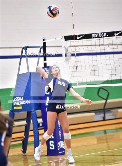 Thumbnail 2 in Dr. Phillips vs. Sacred Heart Cathedral Preparatory (Durango Fall Classic) photogallery.
