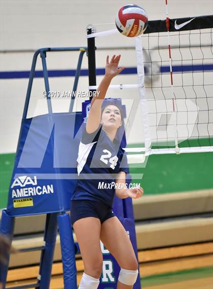 Thumbnail 3 in Dr. Phillips vs. Sacred Heart Cathedral Preparatory (Durango Fall Classic) photogallery.