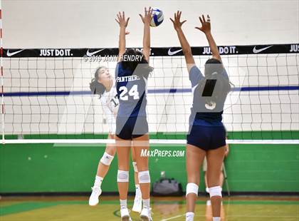 Thumbnail 1 in Dr. Phillips vs. Sacred Heart Cathedral Preparatory (Durango Fall Classic) photogallery.