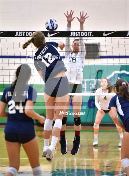 Thumbnail 3 in Dr. Phillips vs. Sacred Heart Cathedral Preparatory (Durango Fall Classic) photogallery.