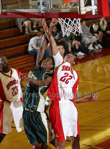 Thumbnail 1 in Pasadena vs. Eisenhower (MaxPreps Holiday Classic) photogallery.