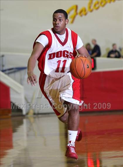 Thumbnail 3 in Pasadena vs. Eisenhower (MaxPreps Holiday Classic) photogallery.