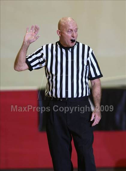 Thumbnail 3 in Pasadena vs. Eisenhower (MaxPreps Holiday Classic) photogallery.