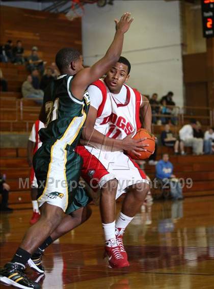 Thumbnail 1 in Pasadena vs. Eisenhower (MaxPreps Holiday Classic) photogallery.