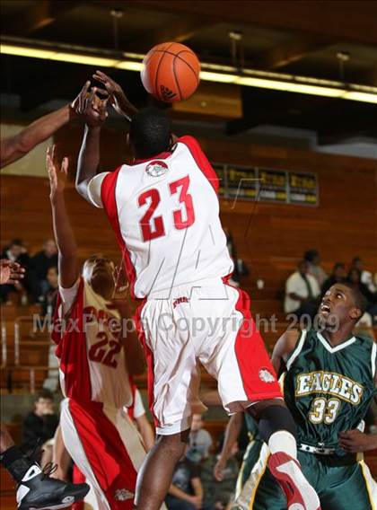 Thumbnail 1 in Pasadena vs. Eisenhower (MaxPreps Holiday Classic) photogallery.