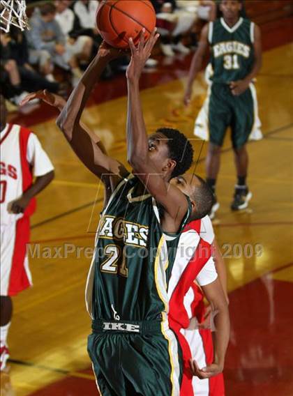 Thumbnail 1 in Pasadena vs. Eisenhower (MaxPreps Holiday Classic) photogallery.
