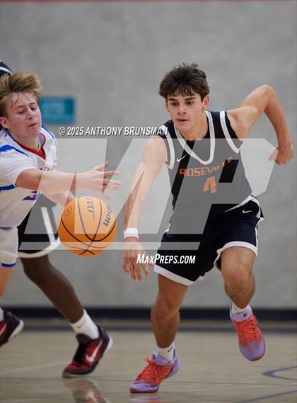Thumbnail 2 in JV: Roseville @ Folsom photogallery.