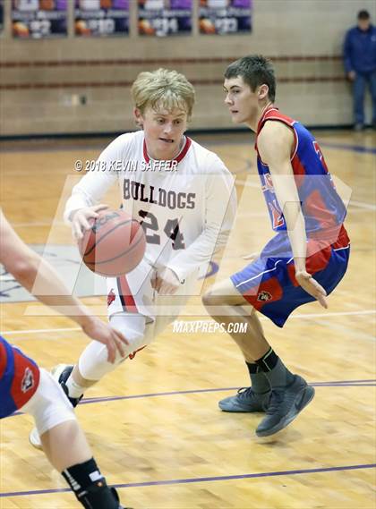 Thumbnail 2 in Otis vs. Flagler/Hi-Plains  (CHSAA 1A District Playoff) photogallery.