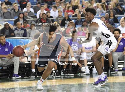 Thumbnail 2 in Garfield vs. Eastside Catholic (WIAA 3A Semifinal)  photogallery.