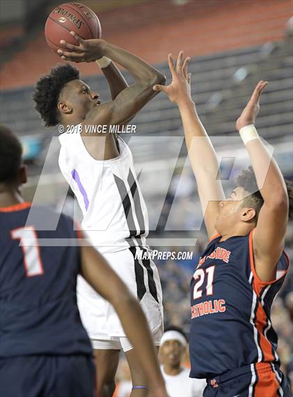 Thumbnail 3 in Garfield vs. Eastside Catholic (WIAA 3A Semifinal)  photogallery.