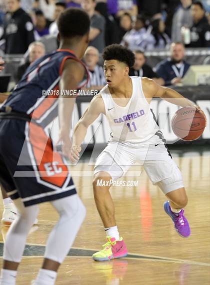 Thumbnail 2 in Garfield vs. Eastside Catholic (WIAA 3A Semifinal)  photogallery.