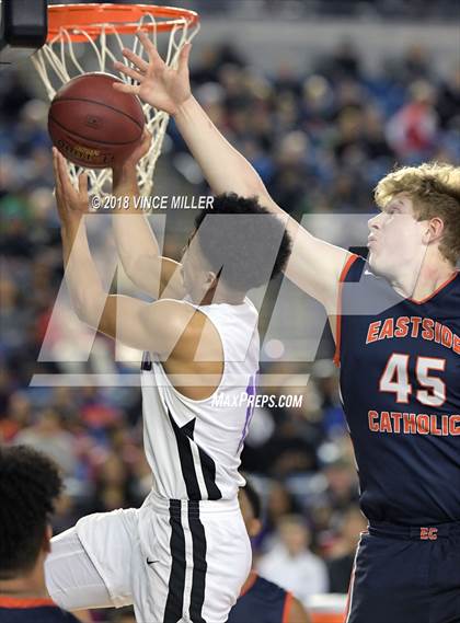 Thumbnail 3 in Garfield vs. Eastside Catholic (WIAA 3A Semifinal)  photogallery.