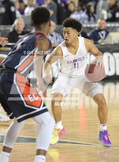 Thumbnail 3 in Garfield vs. Eastside Catholic (WIAA 3A Semifinal)  photogallery.