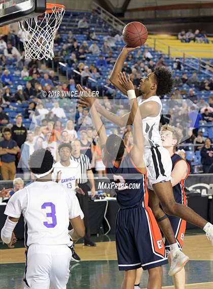 Thumbnail 2 in Garfield vs. Eastside Catholic (WIAA 3A Semifinal)  photogallery.