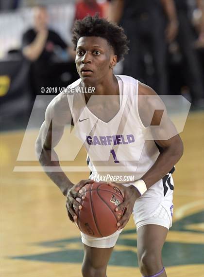 Thumbnail 1 in Garfield vs. Eastside Catholic (WIAA 3A Semifinal)  photogallery.