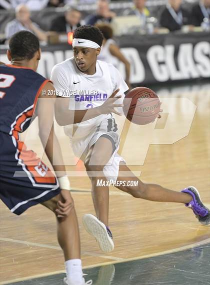 Thumbnail 2 in Garfield vs. Eastside Catholic (WIAA 3A Semifinal)  photogallery.