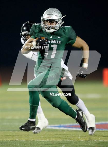 Thumbnail 2 in De La Salle vs. Pittsburg (CIF NCS Open Division Final) photogallery.