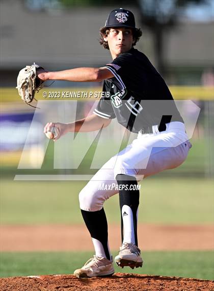 Thumbnail 2 in Thibodaux vs. South Terrebonne (LHSAA Division I Bi-District Playoff) photogallery.