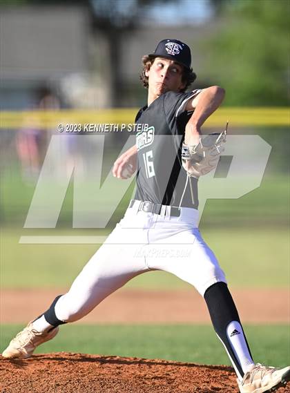Thumbnail 1 in Thibodaux vs. South Terrebonne (LHSAA Division I Bi-District Playoff) photogallery.