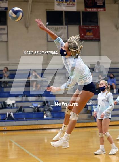 Thumbnail 3 in West Rowan @ Statesville photogallery.