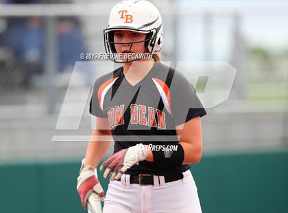 Thumbnail 2 in Tom Bean vs. Honey Grove (UIL 2A Regional Quarterfinal) photogallery.