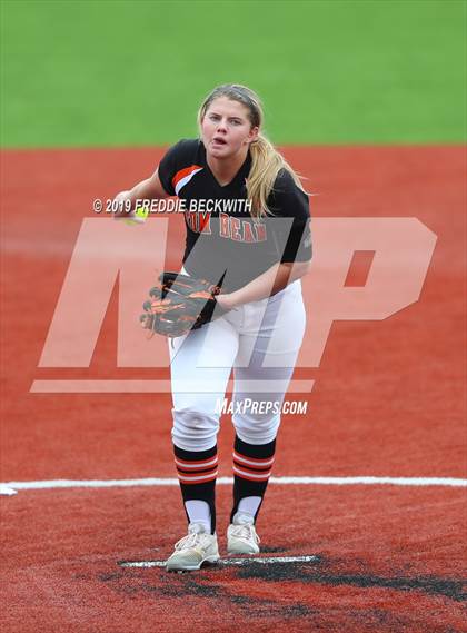 Thumbnail 1 in Tom Bean vs. Honey Grove (UIL 2A Regional Quarterfinal) photogallery.
