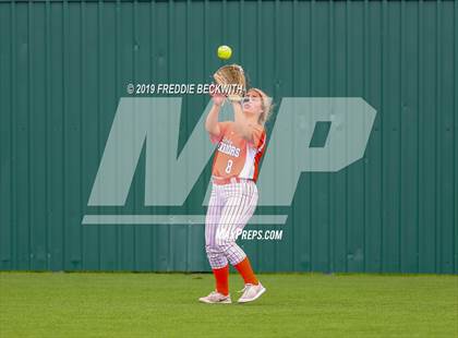 Thumbnail 3 in Tom Bean vs. Honey Grove (UIL 2A Regional Quarterfinal) photogallery.