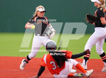 Thumbnail 2 in Tom Bean vs. Honey Grove (UIL 2A Regional Quarterfinal) photogallery.