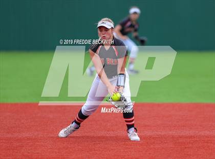 Thumbnail 2 in Tom Bean vs. Honey Grove (UIL 2A Regional Quarterfinal) photogallery.