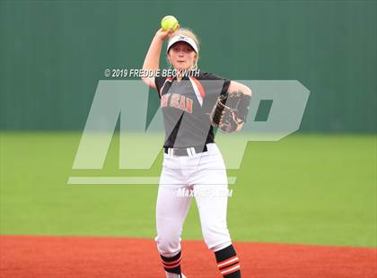 Thumbnail 2 in Tom Bean vs. Honey Grove (UIL 2A Regional Quarterfinal) photogallery.