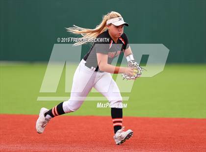 Thumbnail 1 in Tom Bean vs. Honey Grove (UIL 2A Regional Quarterfinal) photogallery.
