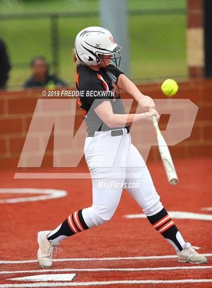Thumbnail 2 in Tom Bean vs. Honey Grove (UIL 2A Regional Quarterfinal) photogallery.