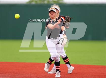 Thumbnail 2 in Tom Bean vs. Honey Grove (UIL 2A Regional Quarterfinal) photogallery.